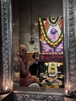 Aarti at Shri Paduka Sannidhi on Samaradhana Divasa of HH Guruswami (3 Sep 2023)